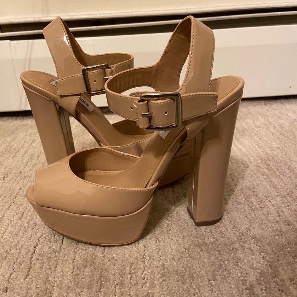 Steve Madden pumps